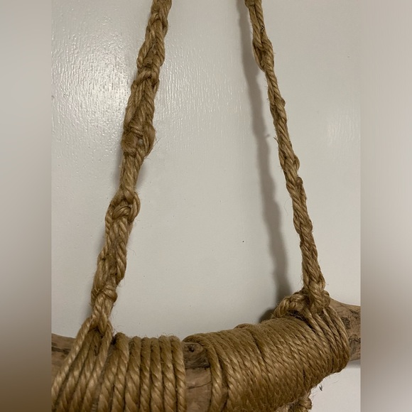 Handmade Macrame Owl (hemp and driftwood) - Picture 5 of 7